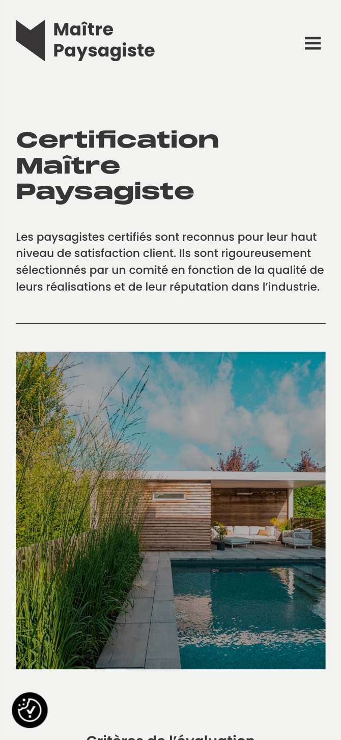 Capture d’écran d’une page Web mobile de Maître Paysagiste, avec le titre « Certification Maître Paysagiste » et une photo d’un aménagement extérieur comprenant une piscine, une terrasse et de la végétation.